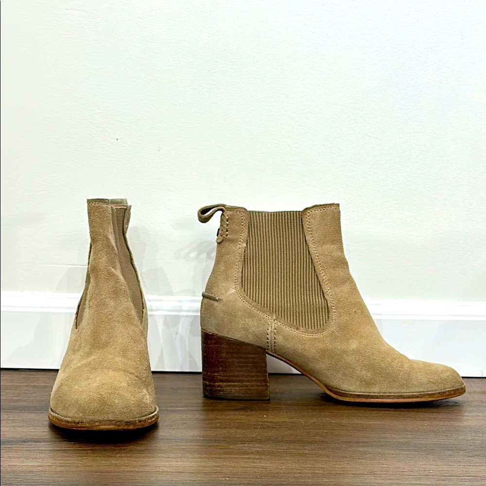 Ugg Faye ankle boots